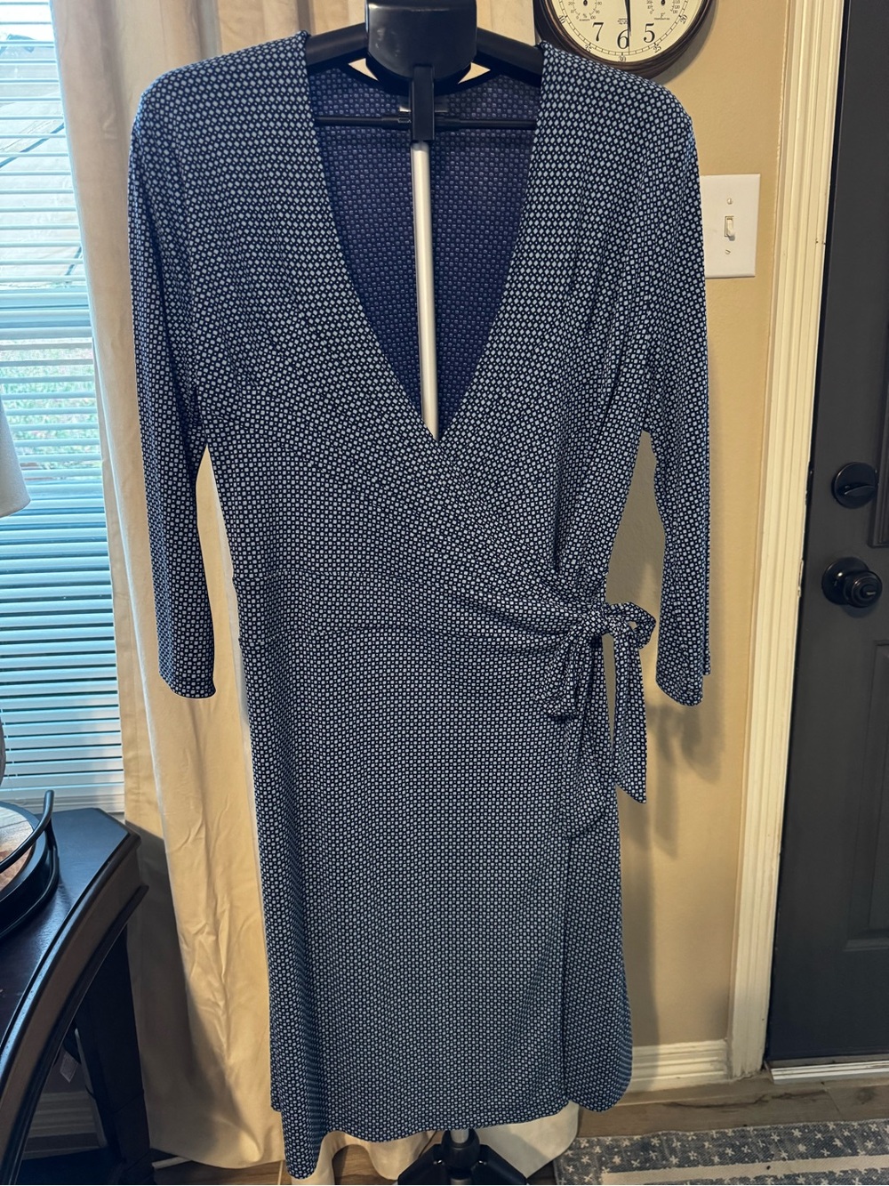 Women's Blue and White Geometric Print Wrap Dress - XXL